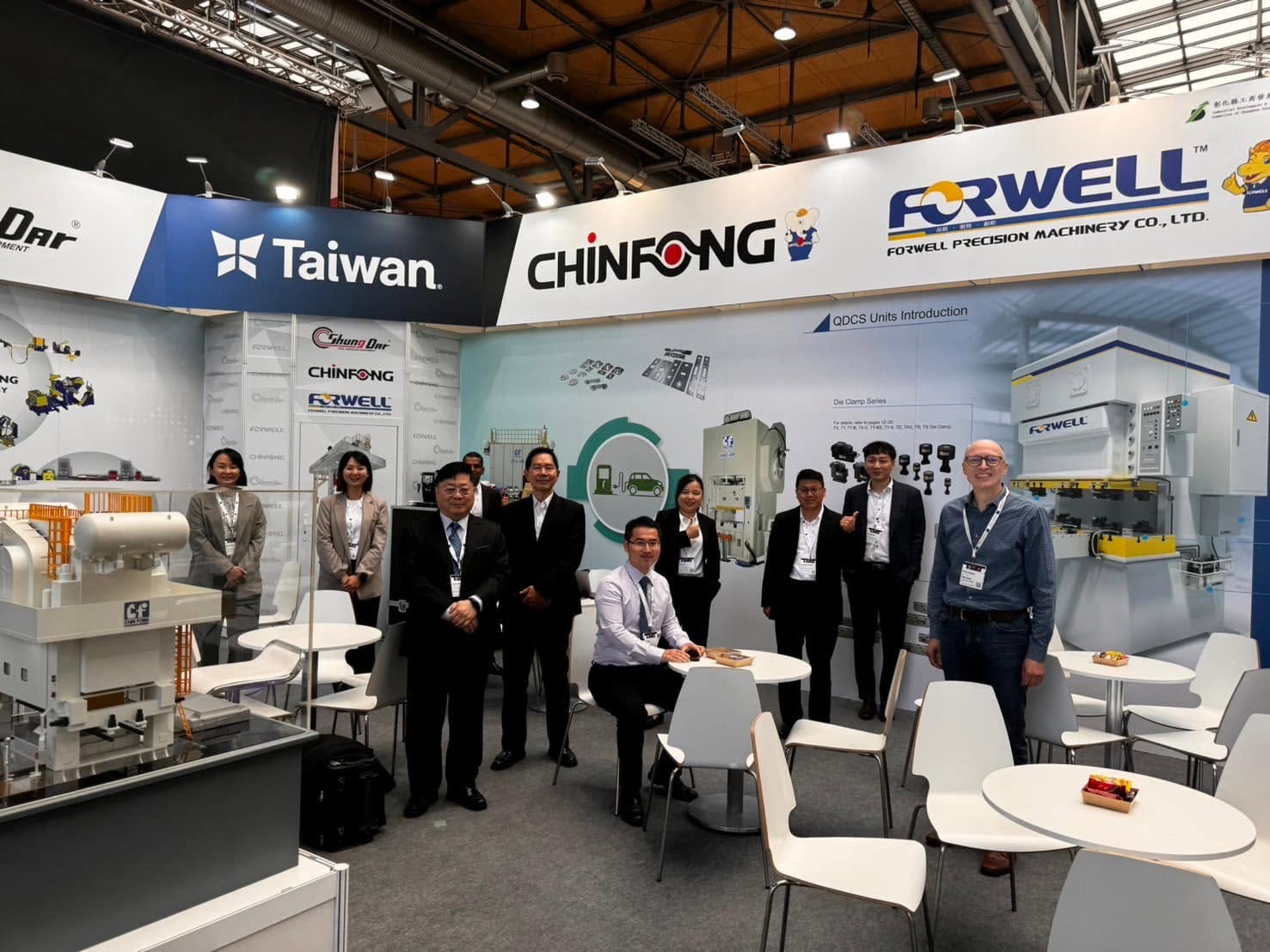 Forwell at an international trade show, exhibiting its Quick Die Change System